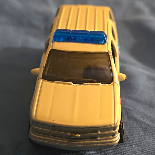 Matchbox chevrolet suburban - matchbox,